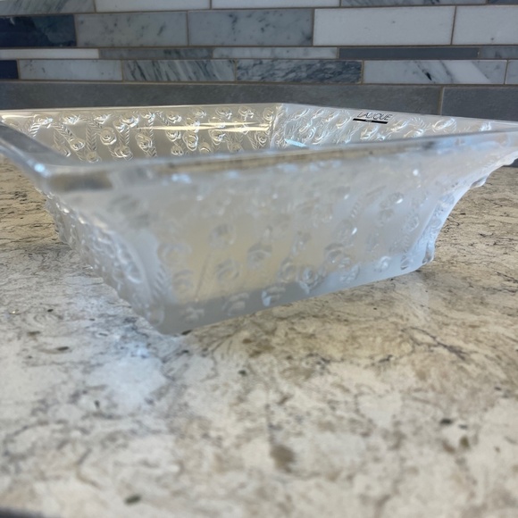Lalique Crystal Coupe Roses Square Bowl - Picture 6 of 14